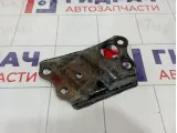 Кронштейн передней балки правый Toyota RAV4 (XA30) 52255-12010