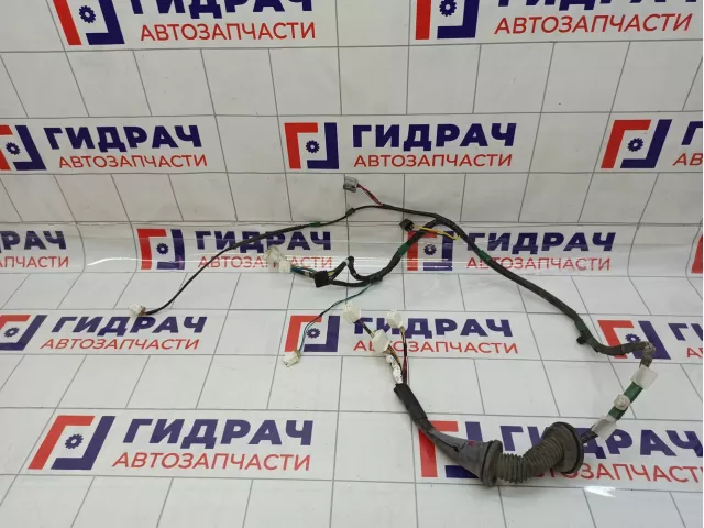 Проводка двери передней правой Toyota RAV4 (XA30) 82151-42880