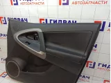 Обшивка двери передней правой Toyota RAV4 (XA30) 67610-42770-B7