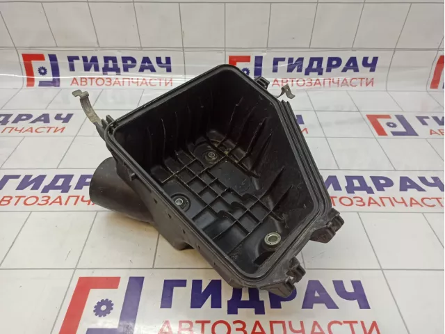 Корпус воздушного фильтра Toyota RAV4 (XA30) 17700-28301