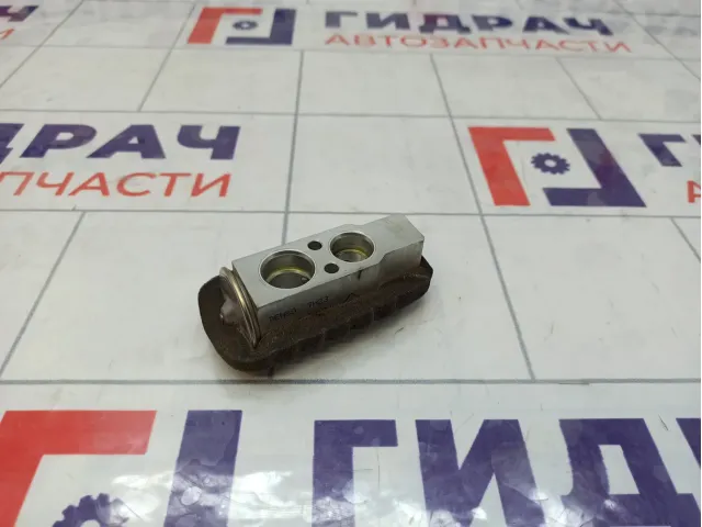 Клапан кондиционера Toyota RAV4 (XA30) 88515-42090