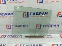 Стекло двери задней левой Toyota Vitz (XP10) 6811452020