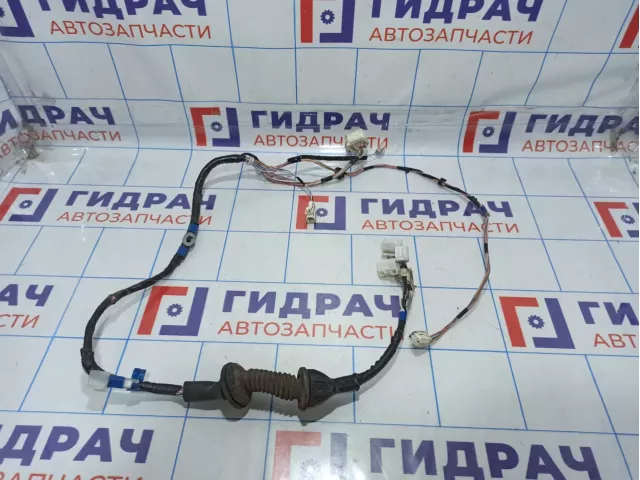 Проводка двери передней левой Toyota Yaris (XP90) 82152-0D410