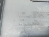 Крышка багажного отделения Volkswagen Passat B6 3C5012116C. На ящик для инструментов. Царапины.