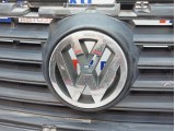 Решетка радиатора Volkswagen Passat B6 3C0853651. Дефект.