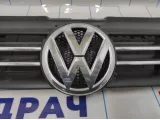 Решетка радиатора Volkswagen  Polo Sedan (Mk5) 6RU853653.