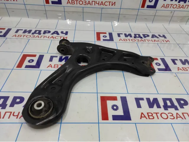 Рычаг подвески правый Volkswagen  Polo Sedan (Mk5) 6RU407152.