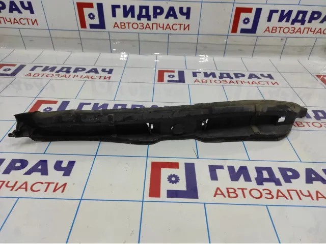 Пыльник крыла переднего правый Volkswagen  Polo Sedan (Mk5) 6RU821112.