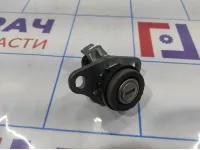 Вставка замка багажника Volkswagen  Polo Sedan (Mk5) 107827573T.