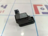 Кнопка стеклоподъемника Volkswagen Polo Sedan (Mk5) 6RU959855A