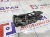 Ручка двери передней наружная левая Volkswagen Polo Sedan (Mk5) . С личинкой.
