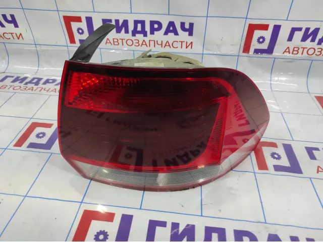 Фонарь задний правый Volkswagen Polo Sedan (Mk5) 6RU945096J.