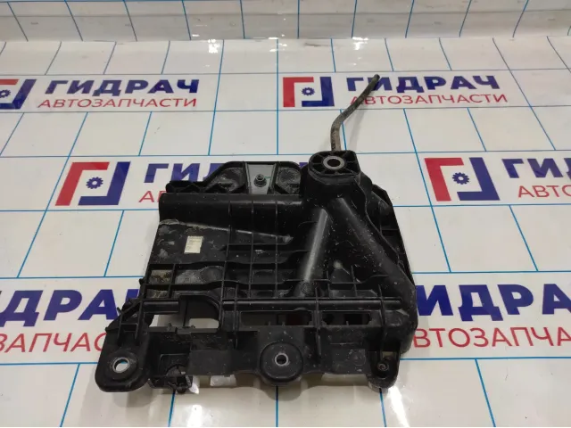 Крепление аккумулятора Volkswagen Polo Sedan (Mk5) 6C0915331D.