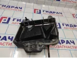 Крепление аккумулятора Volkswagen Polo Sedan (Mk5) 6C0915331D.