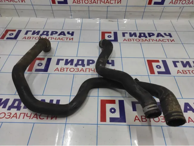 Патрубок радиатора Volkswagen Polo Sedan (Mk5) 6R0122157C.