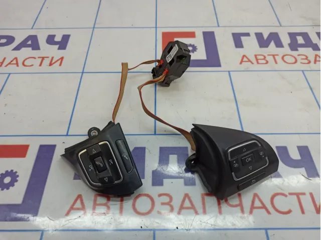 Блок кнопок в рулевое колесо Volksvagen Tiguan (NF) 5C0959538AYQV