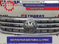 Решетка радиатора Volkswagen Touareg 7L6853651A.