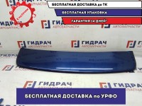 Cпойлер двери багажника Volkswagen Touareg 7L9827933C.