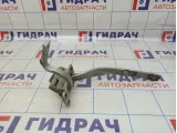 Петля двери багажника правая Volkswagen Touareg (GP) 7L6827302C