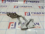 Петля капота правая Volkswagen Touareg (GP) 7L6823302