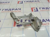 Петля капота правая Volkswagen Touareg (GP) 7L6823302