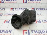 Воздухозаборник Volkswagen Touareg (GP) 7L0819049