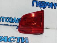 Фонарь задний внутренний правый Volkswagen Tiguan 5N0945094H.