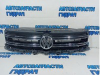 Решетка радиатора Volkswagen Tiguan 5N0853653E. Дефект.