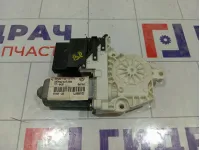 Моторчик стеклоподъемника задний правый Volkswagen Golf (Mk4) 1J4959812C013