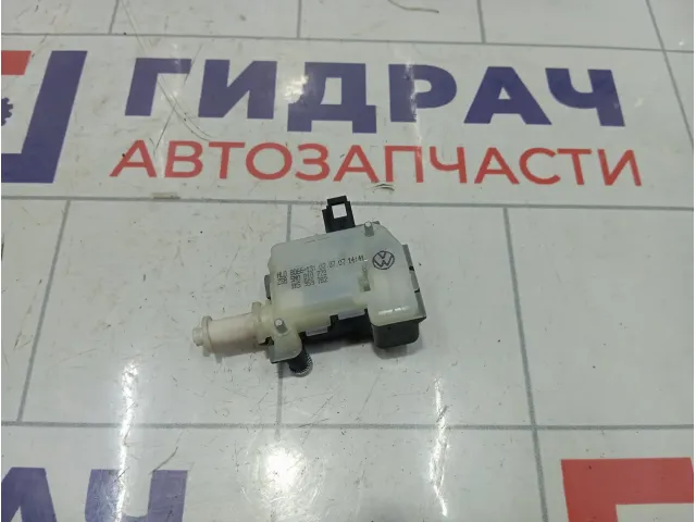 Активатор замка крышки бензобака Volkswagen Golf 5M0810773