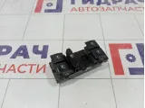 Блок управления стеклоподъемниками Volkswagen Golf Plus (Mk5) 1K4959857B