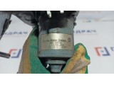 Насос вакуумный Volkswagen Jetta 1J0612181B. Сломана фишка.