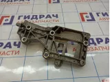 Кронштейн генератора Volkswagen Passat (B6) 06F903143E