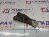 Кронштейн крепления крыла правый Volkswagen Passat (B6) 3C0821142