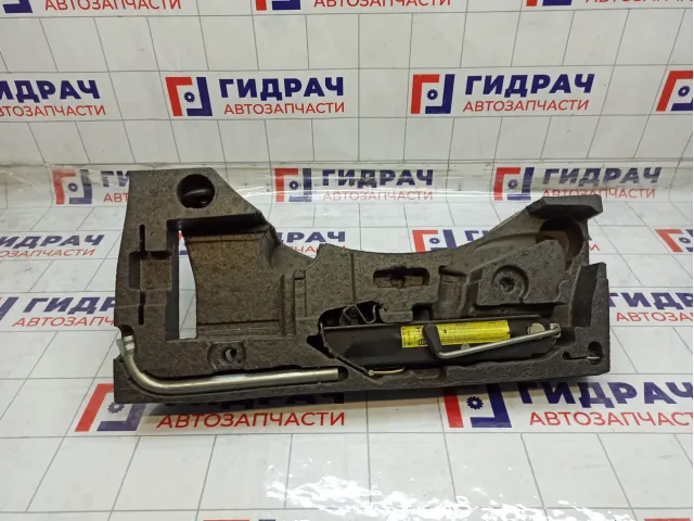 Ящик для инструментов Volkswagen Passat 3C5012115D