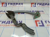 Петля крышки багажника левая Volkswagen Passat (B6) 3C5827301B