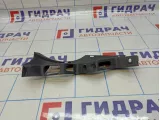 Направляющая переднего бампера левая Volkswagen Passat (B6) 3C0807889