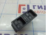Блок управления стеклоподъемниками Volkswagen Polo Sedan (Mk5) 1K4959857B.