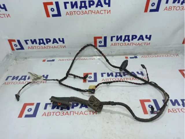 Проводка двери передней правой Volkswagen Polo Sedan (Mk5) 6RU971121A. Дефект фишки.
