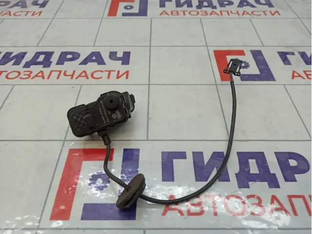 Активатор замка крышки бензобака Volkswagen Polo 5C6810773B