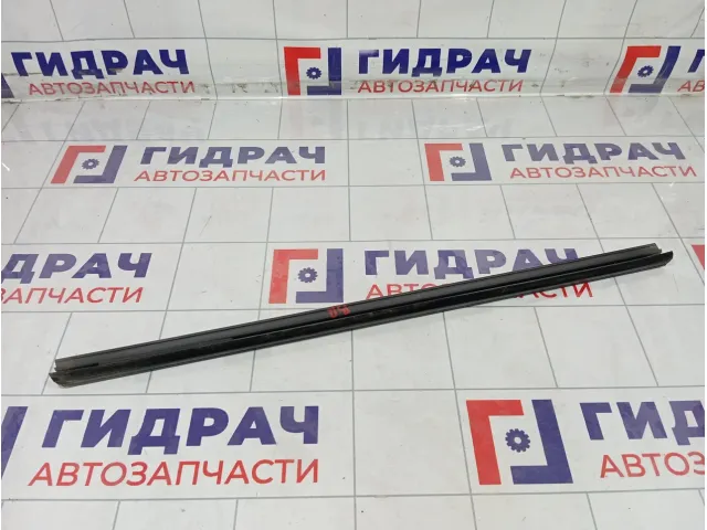 Уплотнитель стекла заднего правого Volkswagen Polo 6RU8394805AP