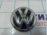 Эмблема Volkswagen Tiguan (Mk2) 5NA853601JZA.