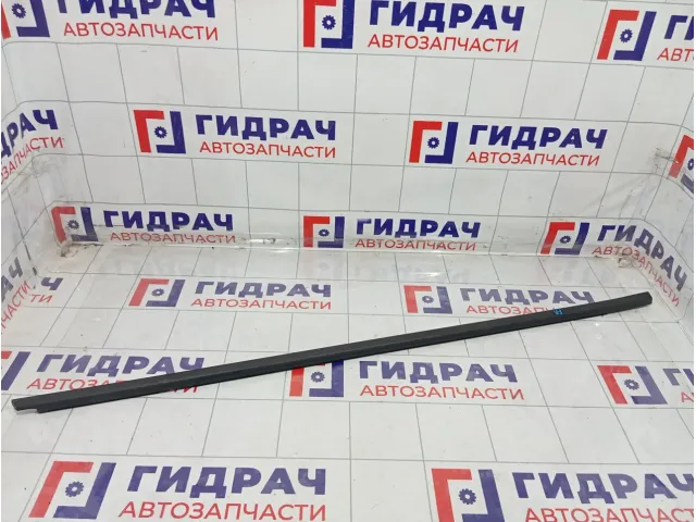 Накладка стекла переднего правого Volkswagen Tiguan 5NA837478A5AP