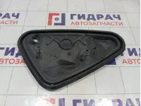Заглушка двери задней левой Volkswagen Tiguan 5NA839915