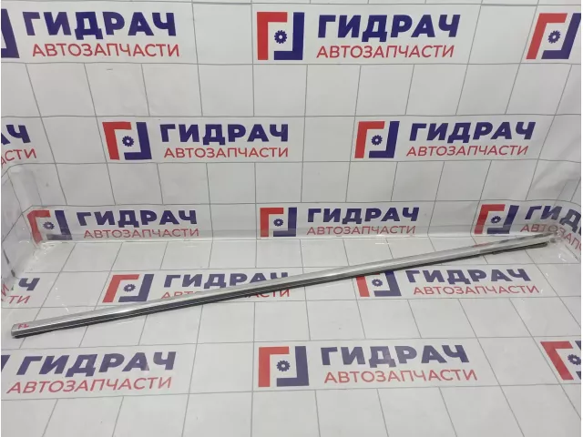 Накладка стекла переднего левого Volkswagen Touareg (GP) 7L6837475EPRP