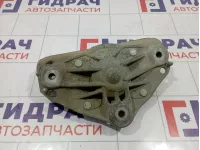 Кронштейн амортизатора переднего Volkswagen Touareg (GP) 7L0412391D