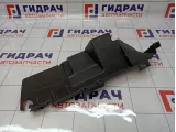 Воздуховод радиатора правый Volkswagen Touareg (GP) 7L6121334D