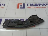 Направляющая заднего бампера левая Volkswagen Touareg (GP) 7L6807393