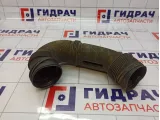 Патрубок воздушного фильтра Volkswagen Touareg (GP) 7L0129684A