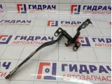 Петля двери багажника левая Volkswagen Touareg (GP) 7L6827301E